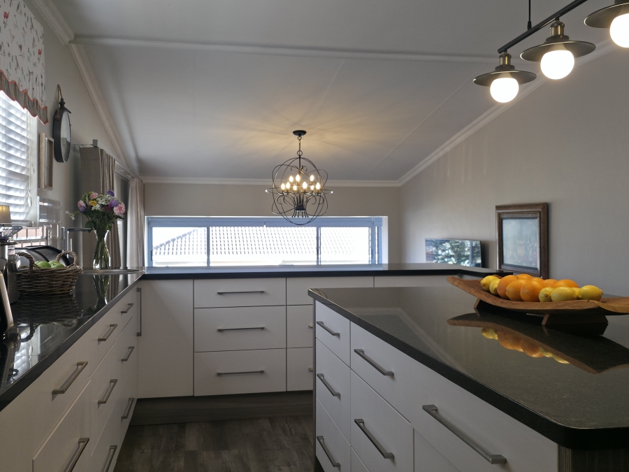 4 Bedroom Property for Sale in Wavecrest Eastern Cape